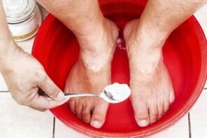 Banhos que eliminam fungos nos pés
